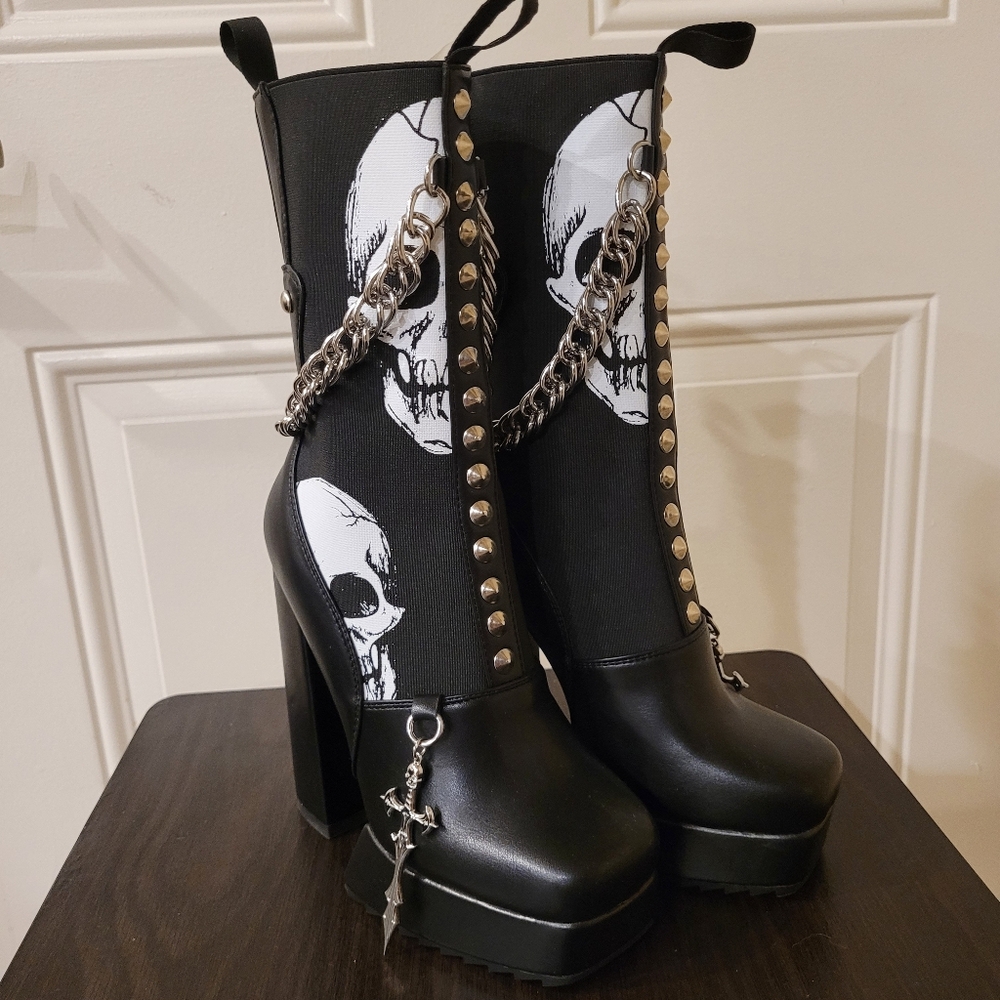 Lamoda Gothic Skull Platform Boots - Black Moonfall Platform Ankle Boot